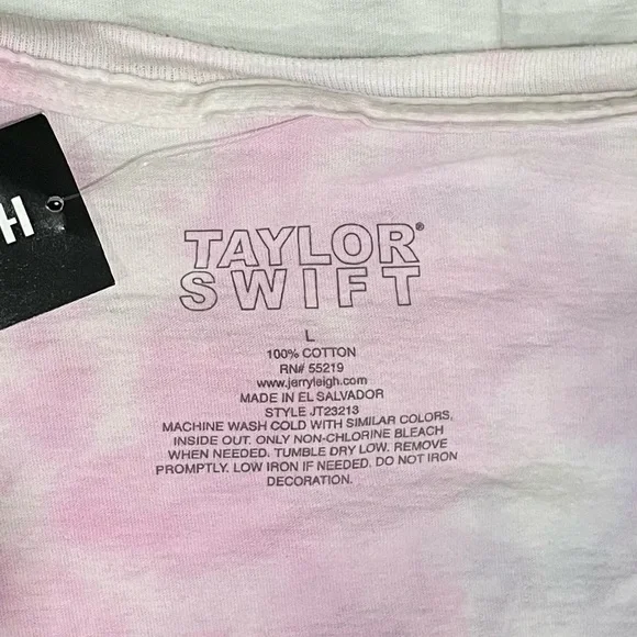 NWT HOT TOPIC You Can’t Spell Awesome Without Me Long Sleeve T - Picture 9 of 9